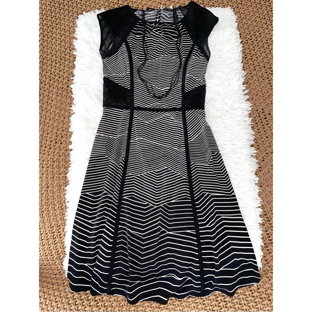 BCBGMAXAZRIA Black& White Striped Dress, Size Extra Small.